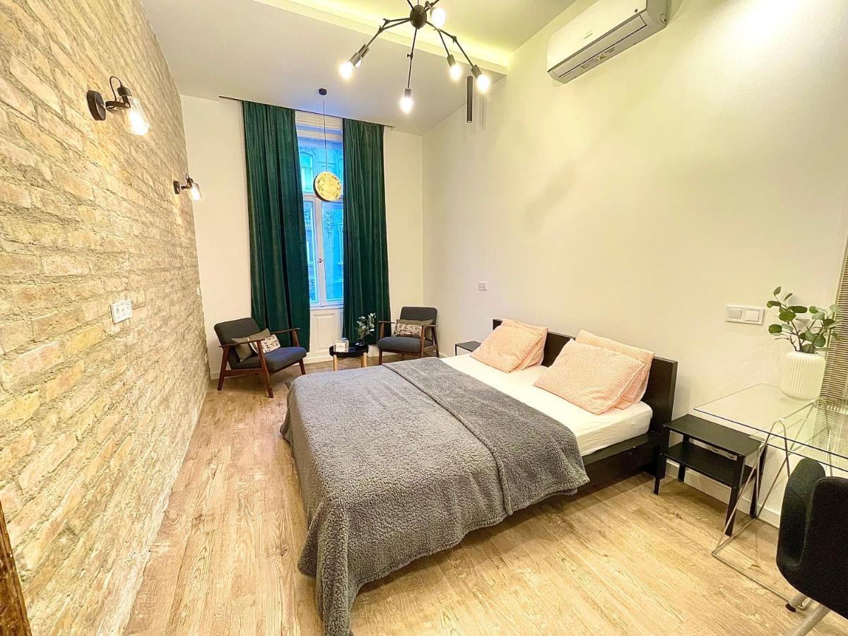 Dream Romance Residency - Finnish Sauna Budapest Eksteriør bilde